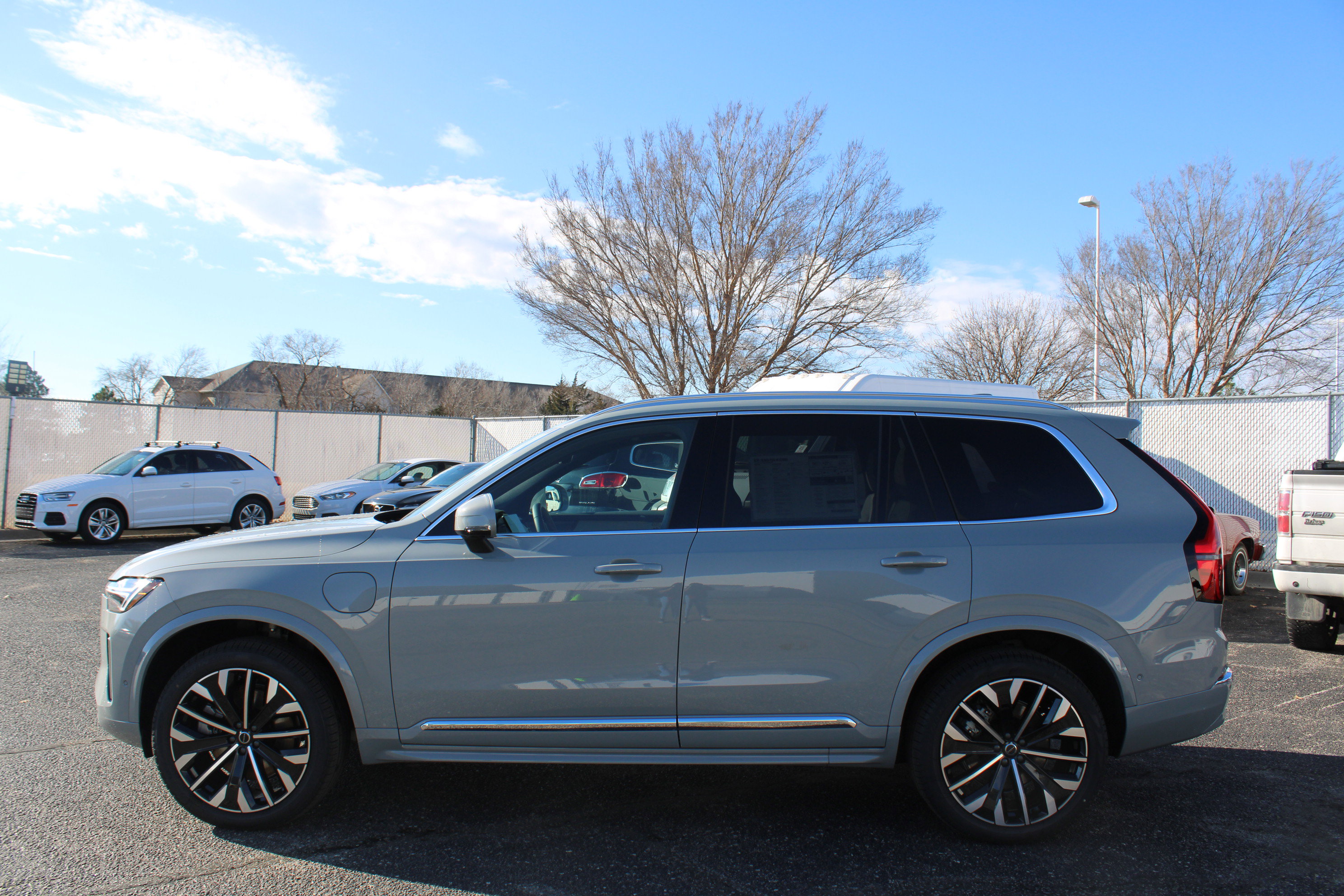 New 2026 Volvo XC90 T8 Plus w/ Protection Package Premier AWD/4WD image 7