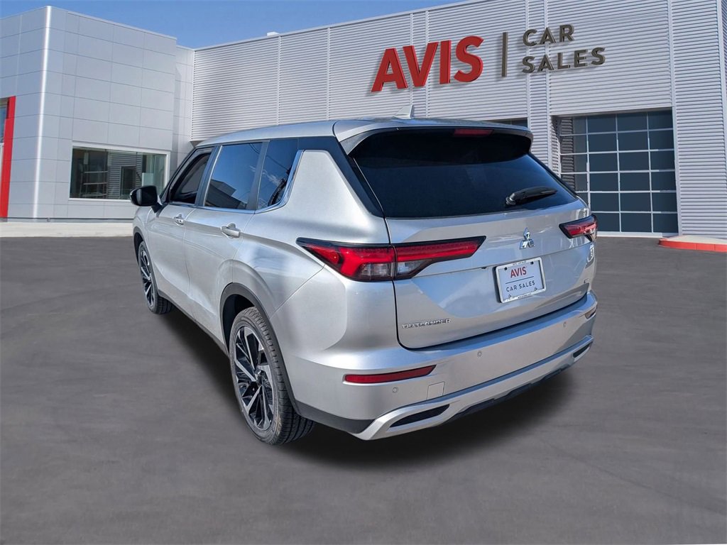 Used 2024 Mitsubishi Outlander SE image 9