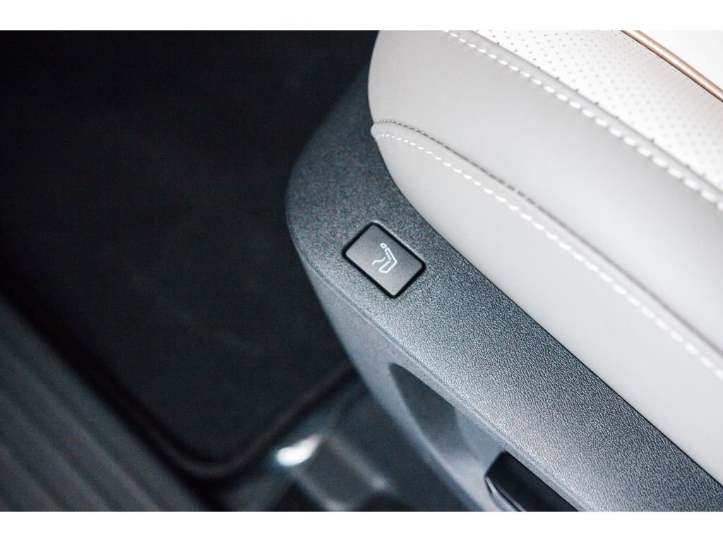 New 2026 INFINITI QX60 Autograph w/ Dark Cargo Package image 11