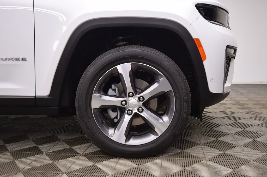 New 2026 Jeep Grand Cherokee Limited w/ Luxury Tech Group II AWD/4WD image 9