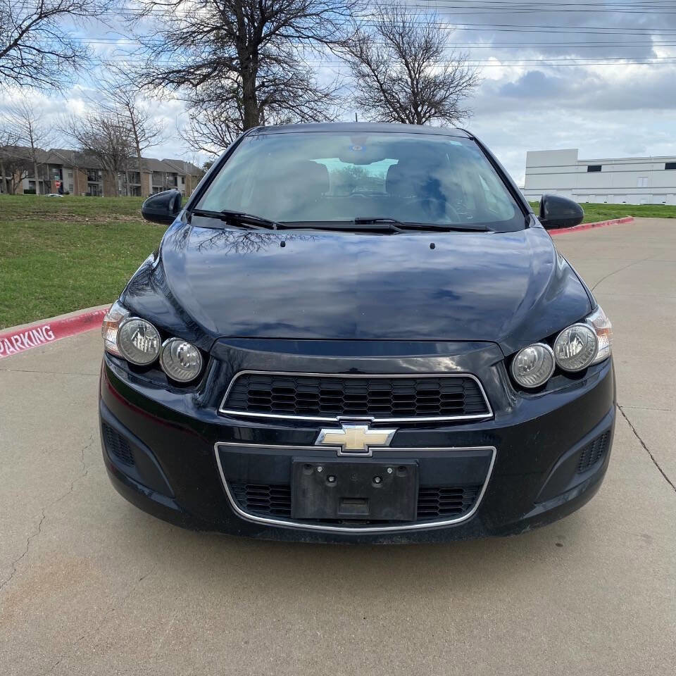 Used 2016 Chevrolet Sonic LT image 2