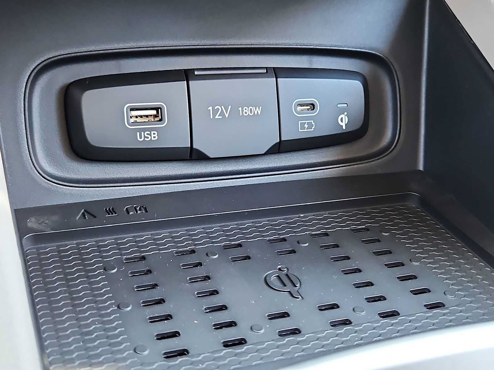 Used 2026 Hyundai Venue SEL FWD image 30