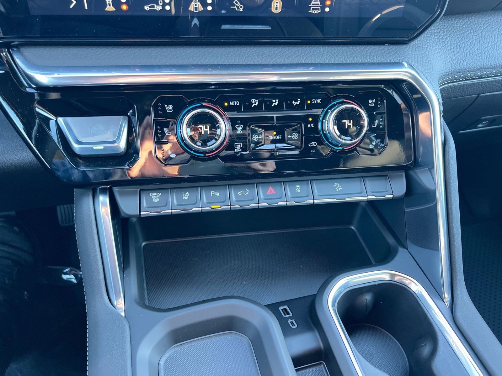 New 2026 GMC Sierra 2500 Denali w/ Denali Reserve Package image 16