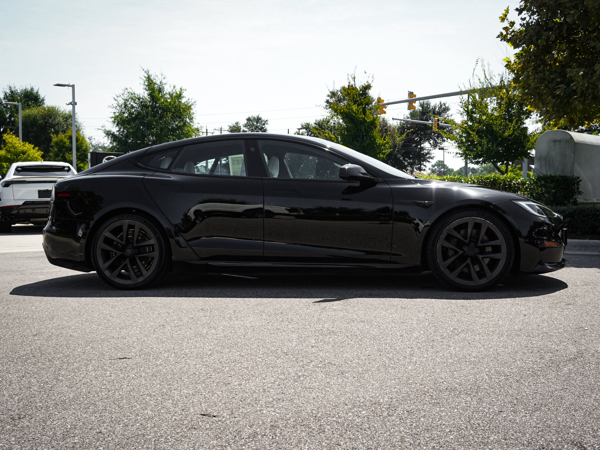 Used 2023 Tesla Model S AWD/4WD image 11