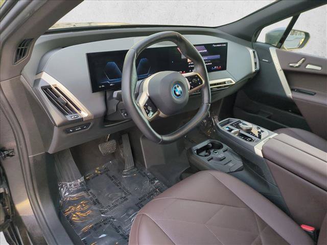 Used 2024 BMW iX xDrive50 w/ Premium Package AWD/4WD image 10
