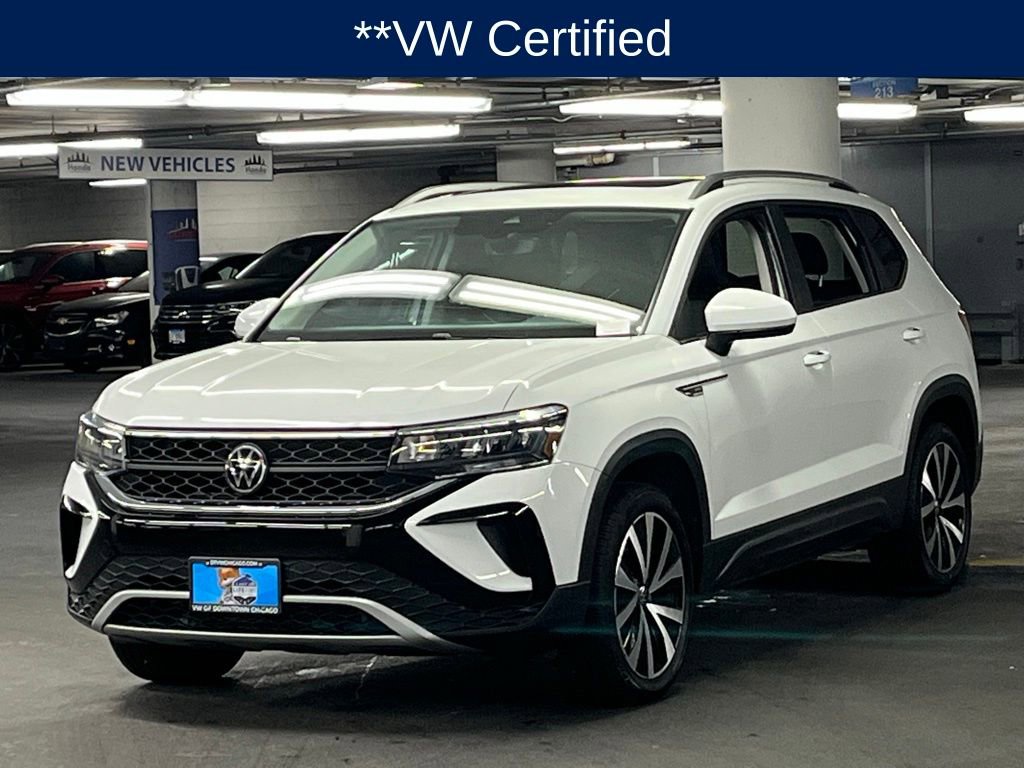 Certified 2023 Volkswagen Taos SE w/ Panoramic Sunroof Package image 3
