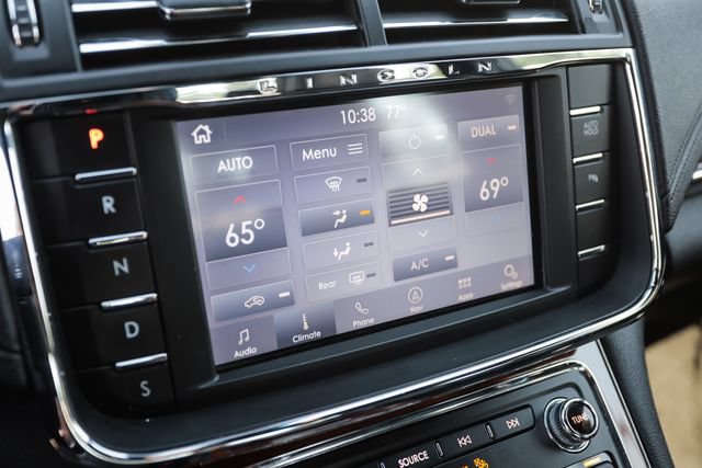 Used 2020 Lincoln Continental AWD w/ Premium Package image 40