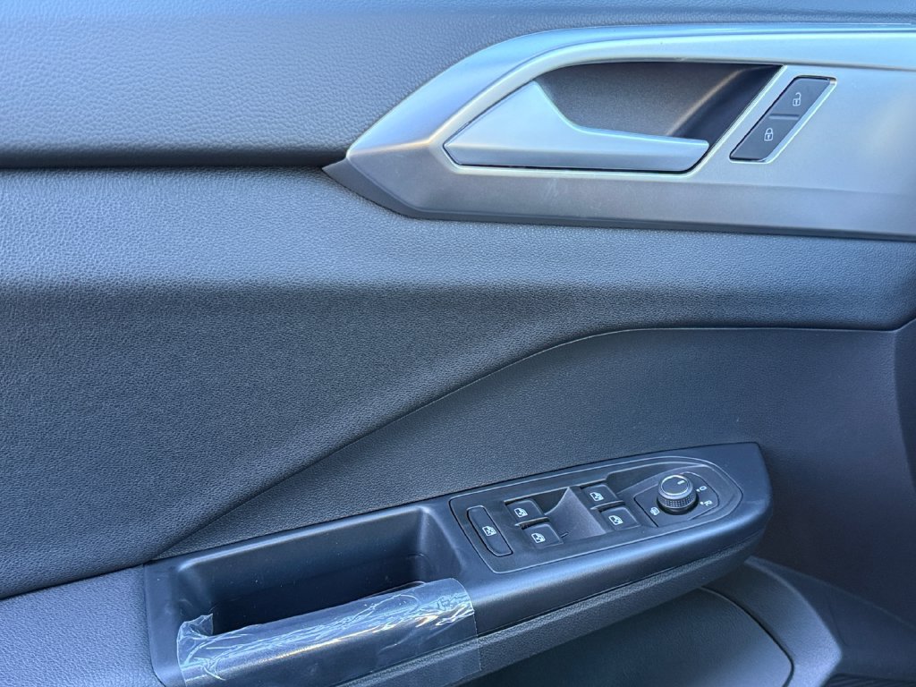 New 2027 Volkswagen Taos Sport AWD/4WD image 11