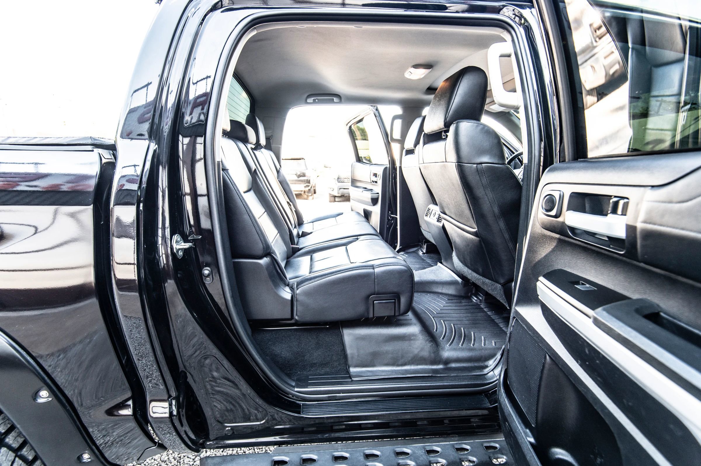 Used 2020 Toyota Tundra Limited w/ Limited Premium Package AWD/4WD image 33
