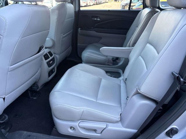Used 2022 Honda Pilot Touring image 12