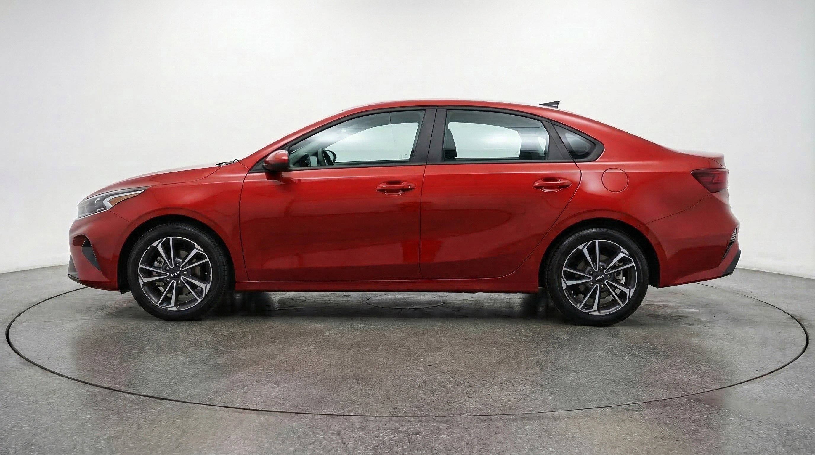 Used 2024 Kia Forte LXS image 5