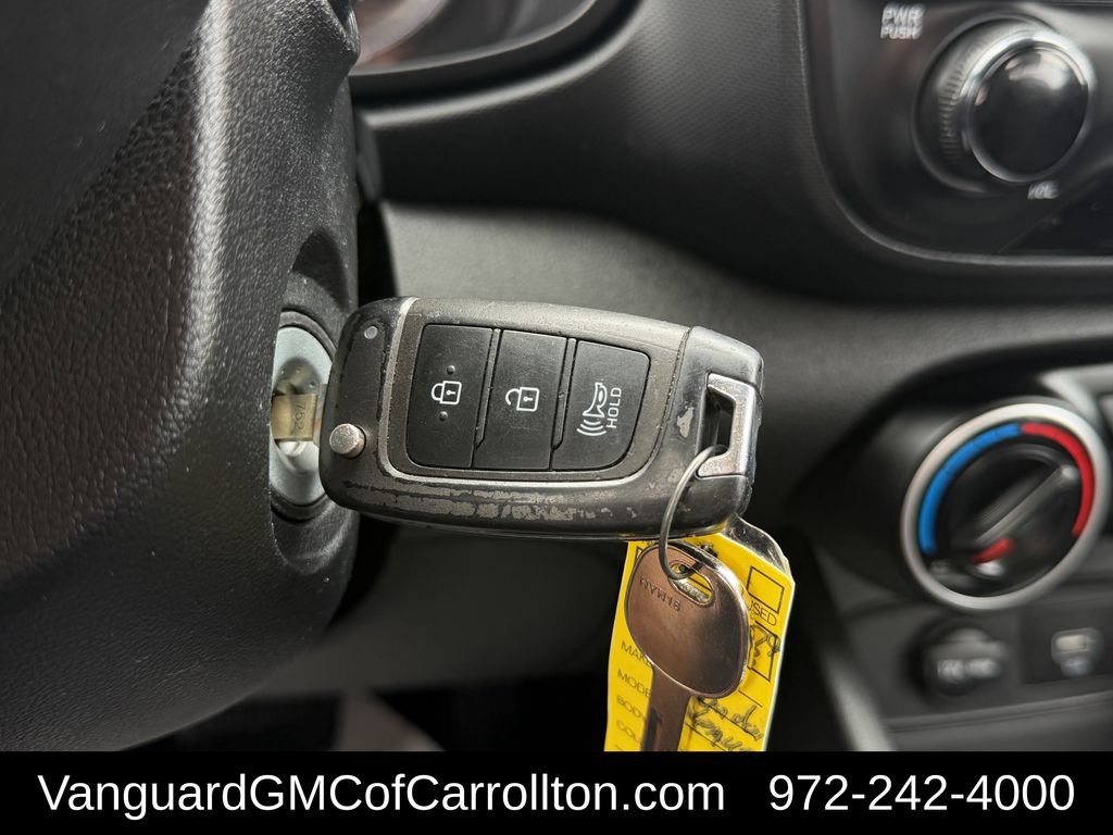 Used 2021 Hyundai Venue SE w/ Cargo Package FWD image 23