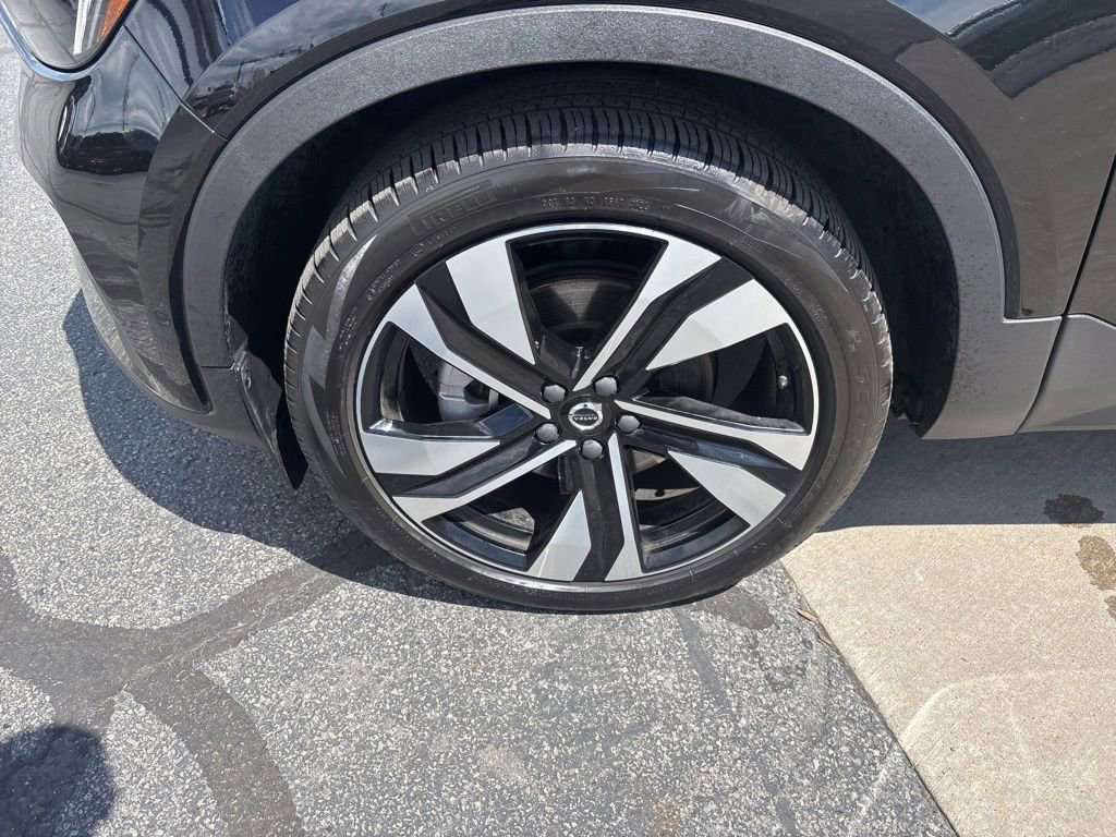 Certified 2023 Volvo XC40 B5 Plus w/ Driver Assist Package AWD/4WD image 11