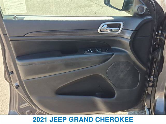 Used 2021 Jeep Grand Cherokee Laredo AWD/4WD image 12