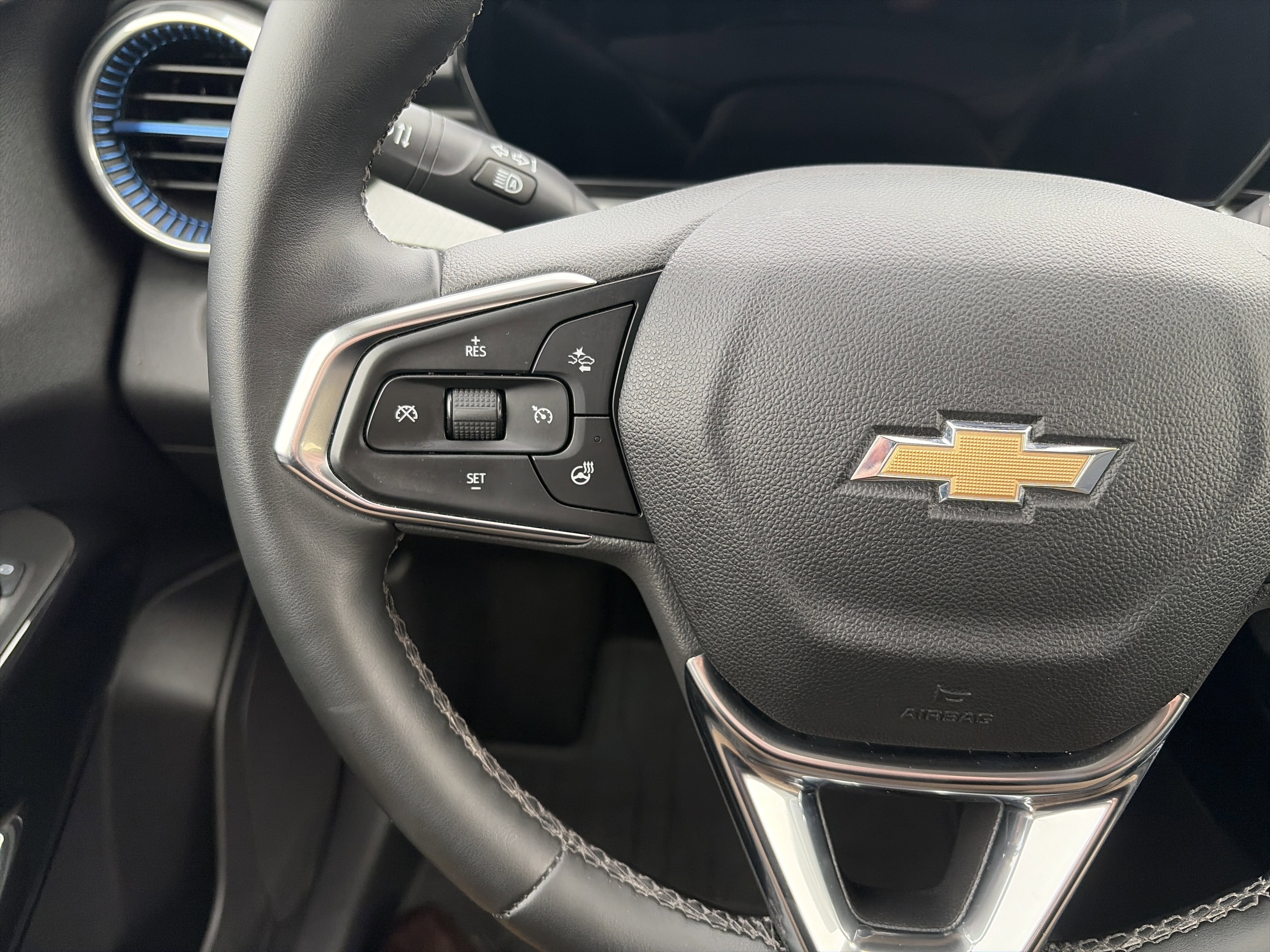 Used 2024 Chevrolet Trax LT w/ Driver Confidence Package image 18