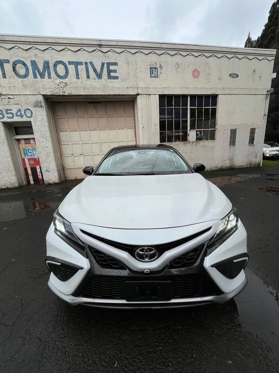 Used 2024 Toyota Camry XSE image 1