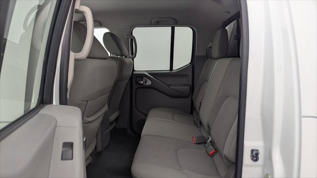 Used 2021 Nissan Frontier SV w/ Midnight Edition Floor Mats AWD/4WD image 17