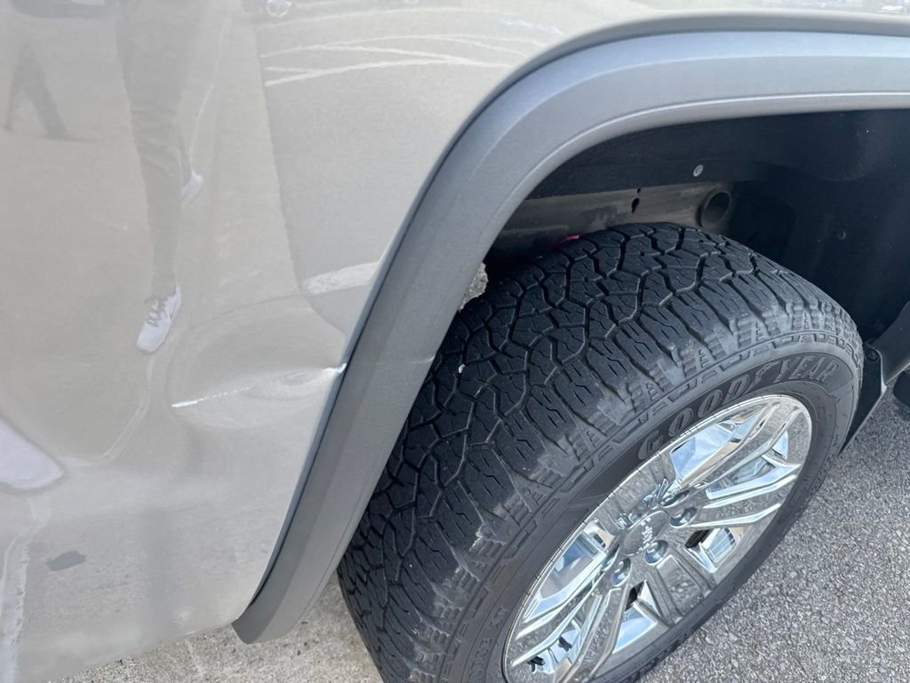 Used 2017 GMC Sierra 1500 SLT AWD/4WD image 6