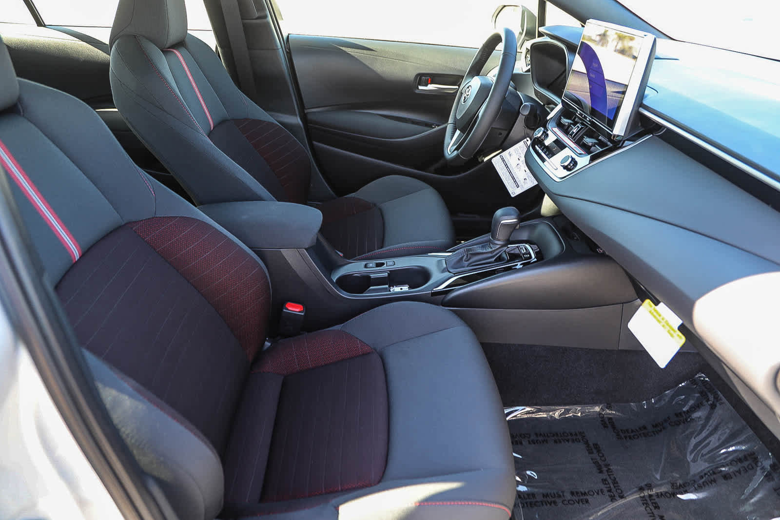Used 2026 Toyota Corolla SE w/ SE Package FWD image 16