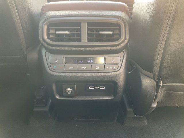 Used 2023 Honda Pilot Elite image 14