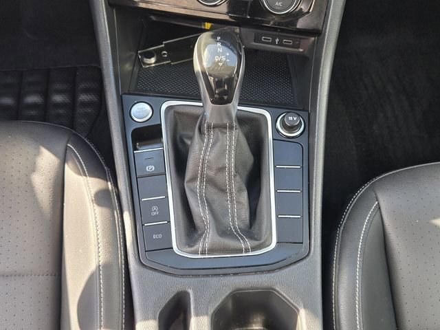 Certified 2023 Volkswagen Jetta SE w/ Panoramic Sunroof Package image 22