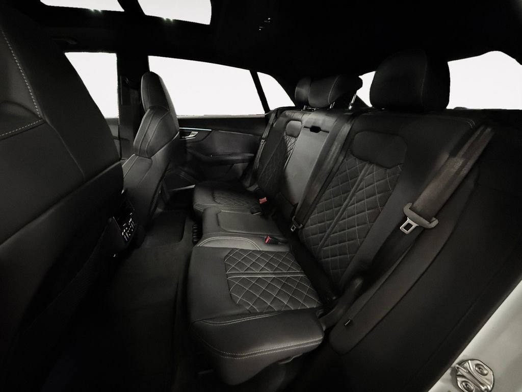 New 2026 Audi SQ8 Premium Plus image 9