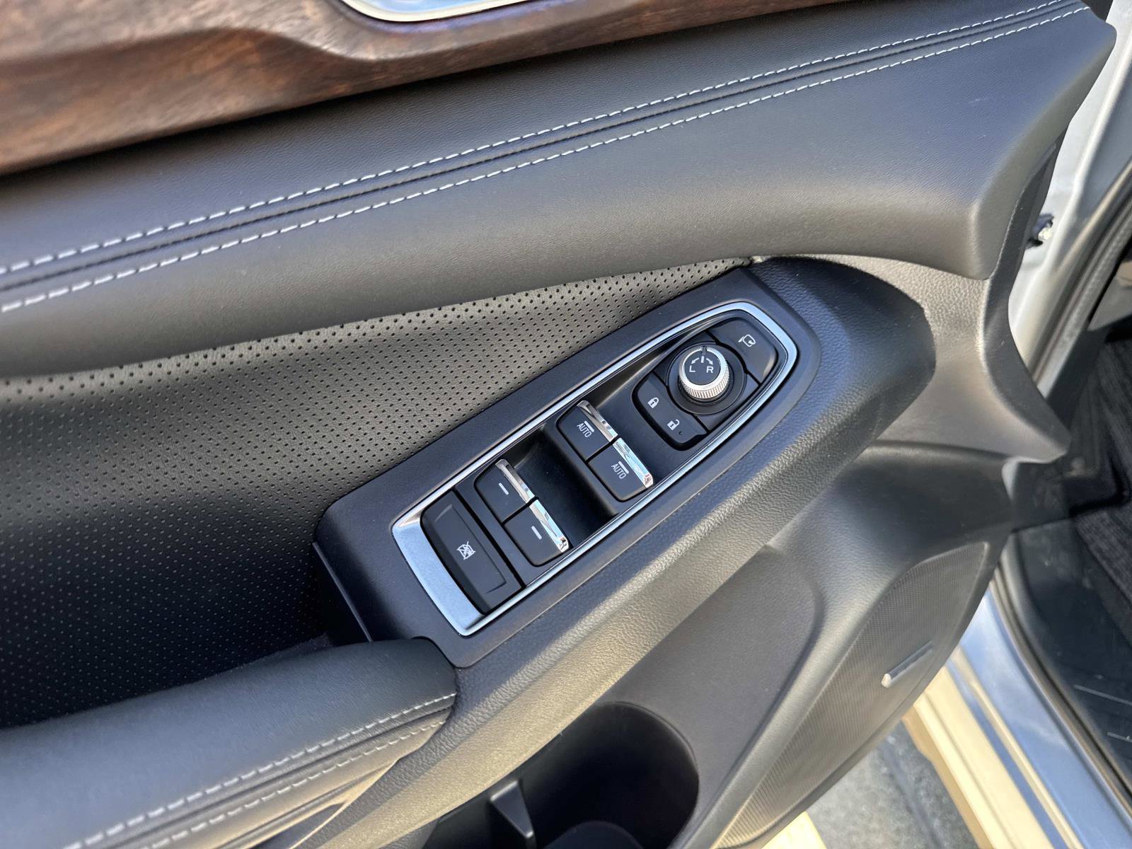 Certified 2025 Subaru Ascent Touring image 16