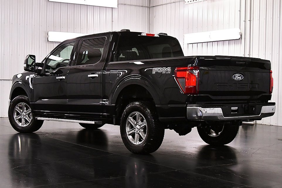 Used 2024 Ford F150 XLT w/ FX4 Off-Road Package image 5