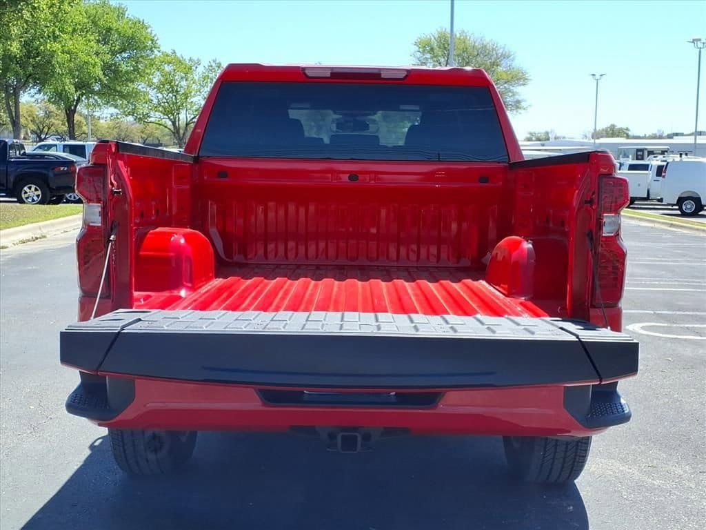 Used 2026 Chevrolet Silverado 1500 Custom RWD image 18