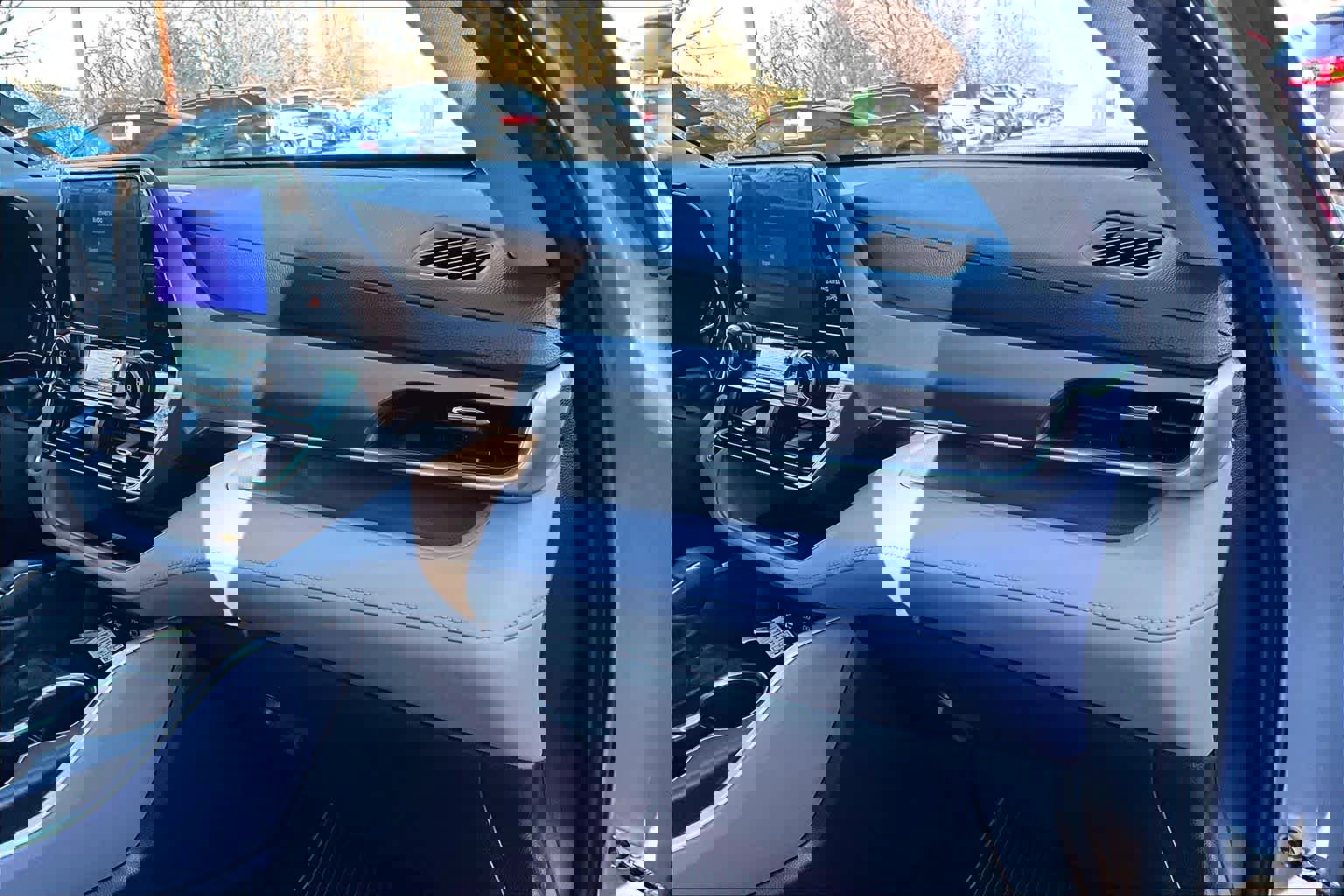 Used 2023 Toyota Highlander XLE image 18