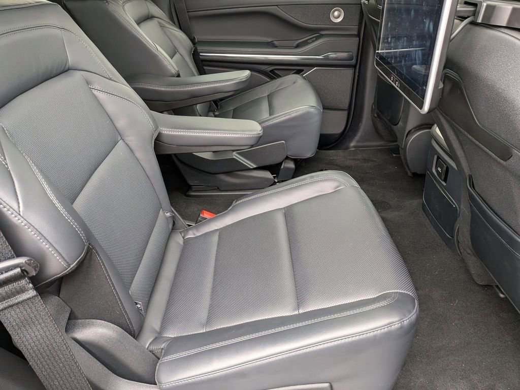 New 2025 Lincoln Navigator Reserve w/ Jet Appearance Package image 29