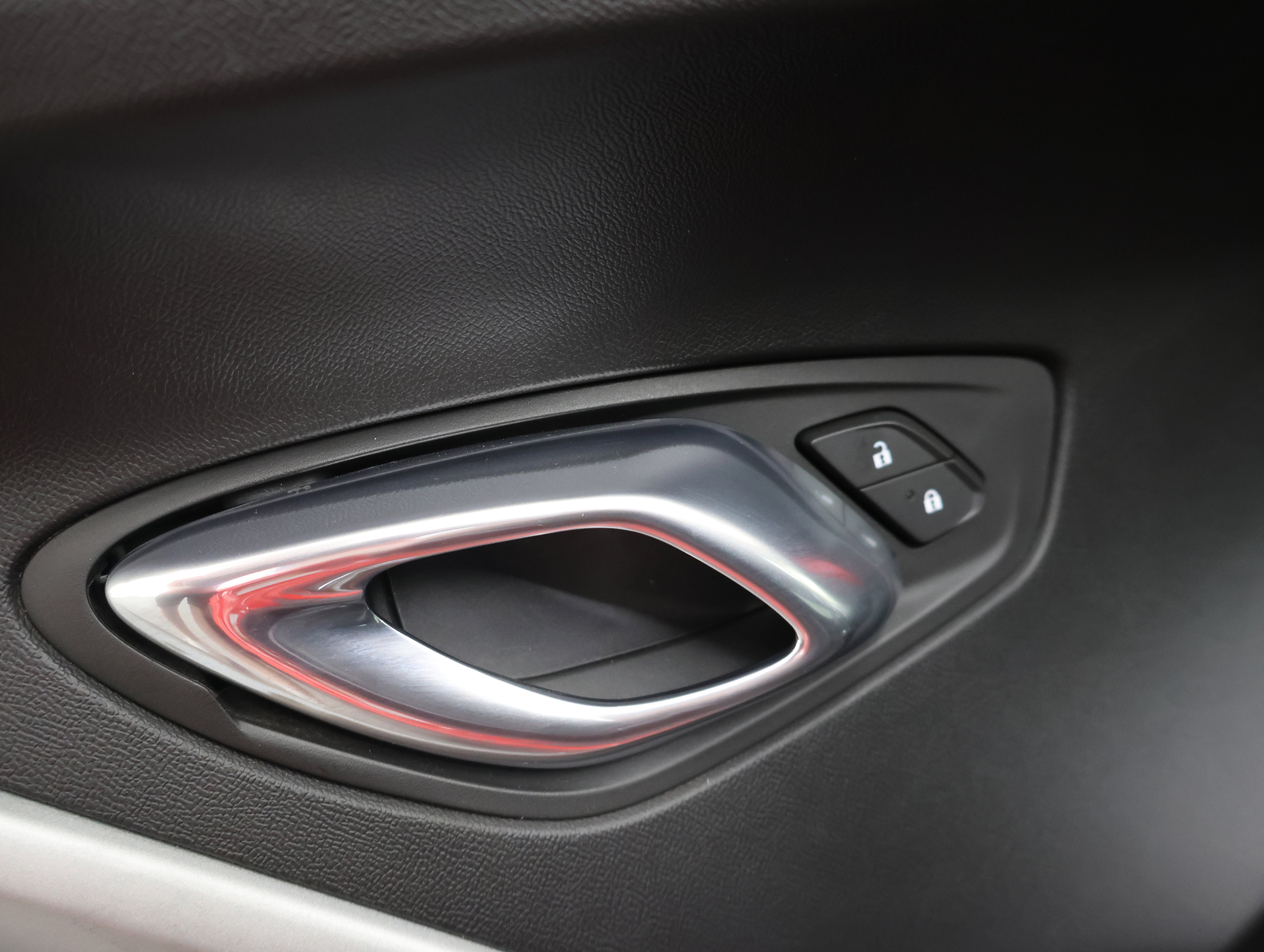 Used 2017 Chevrolet Camaro SS RWD image 37