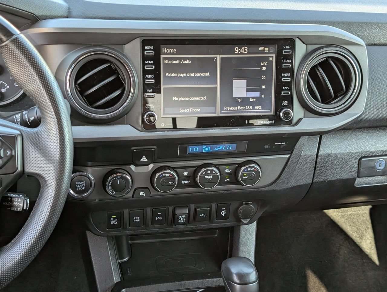 Used 2021 Toyota Tacoma TRD Off-Road w/ Technology Package AWD/4WD image 12