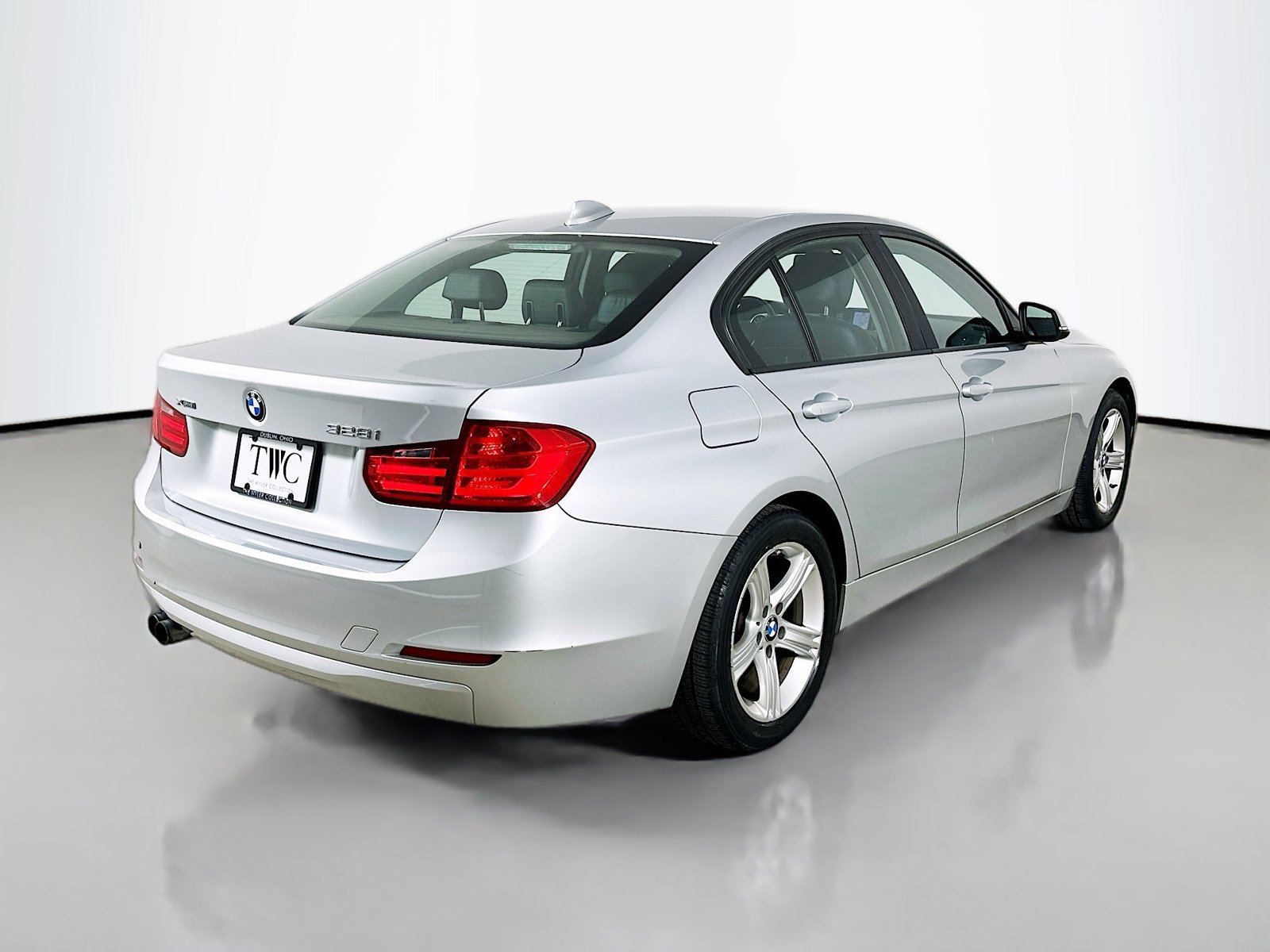 Used 2014 BMW 328i xDrive Sedan AWD/4WD image 5