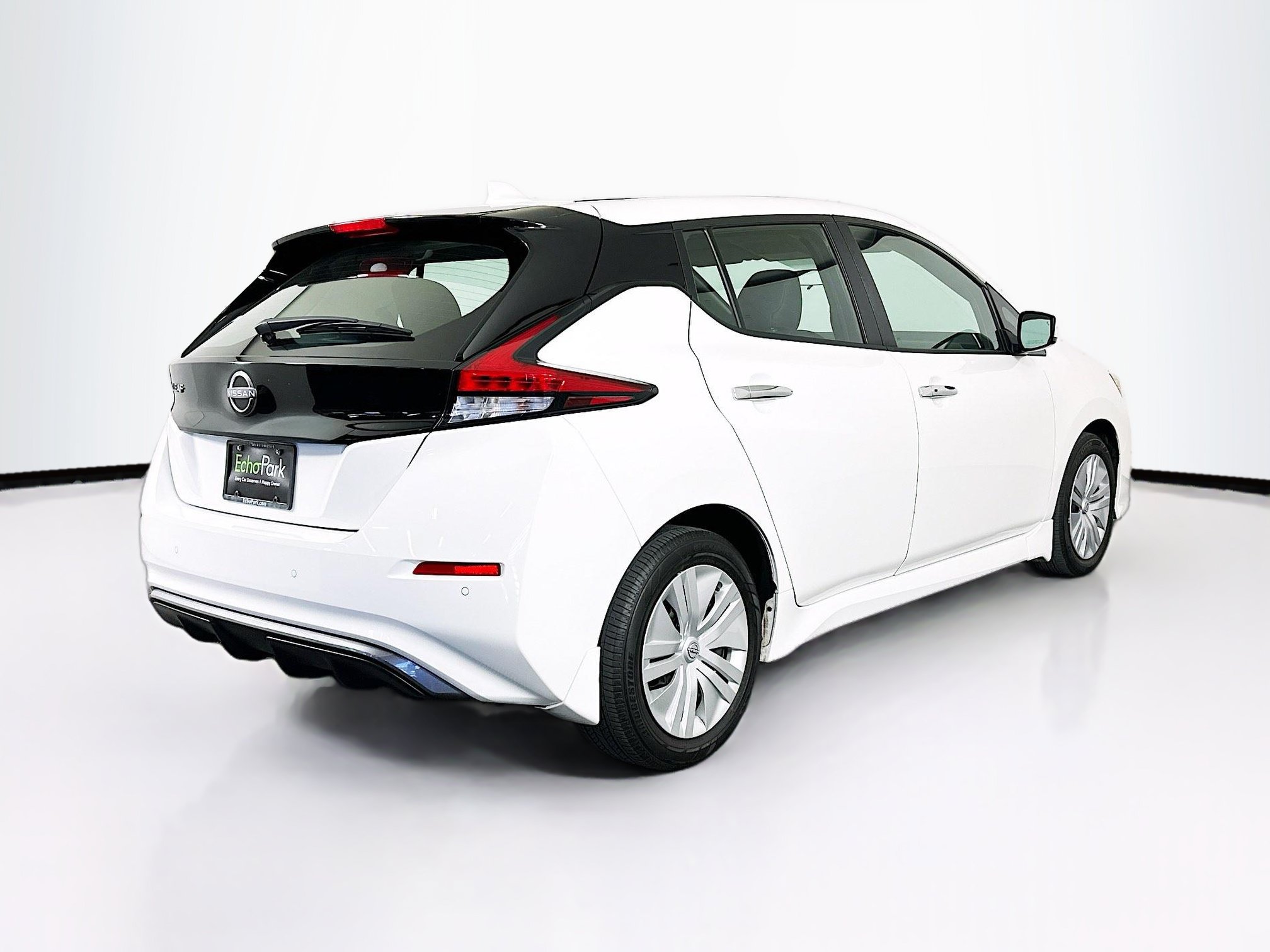 Used 2025 Nissan Leaf S FWD image 9
