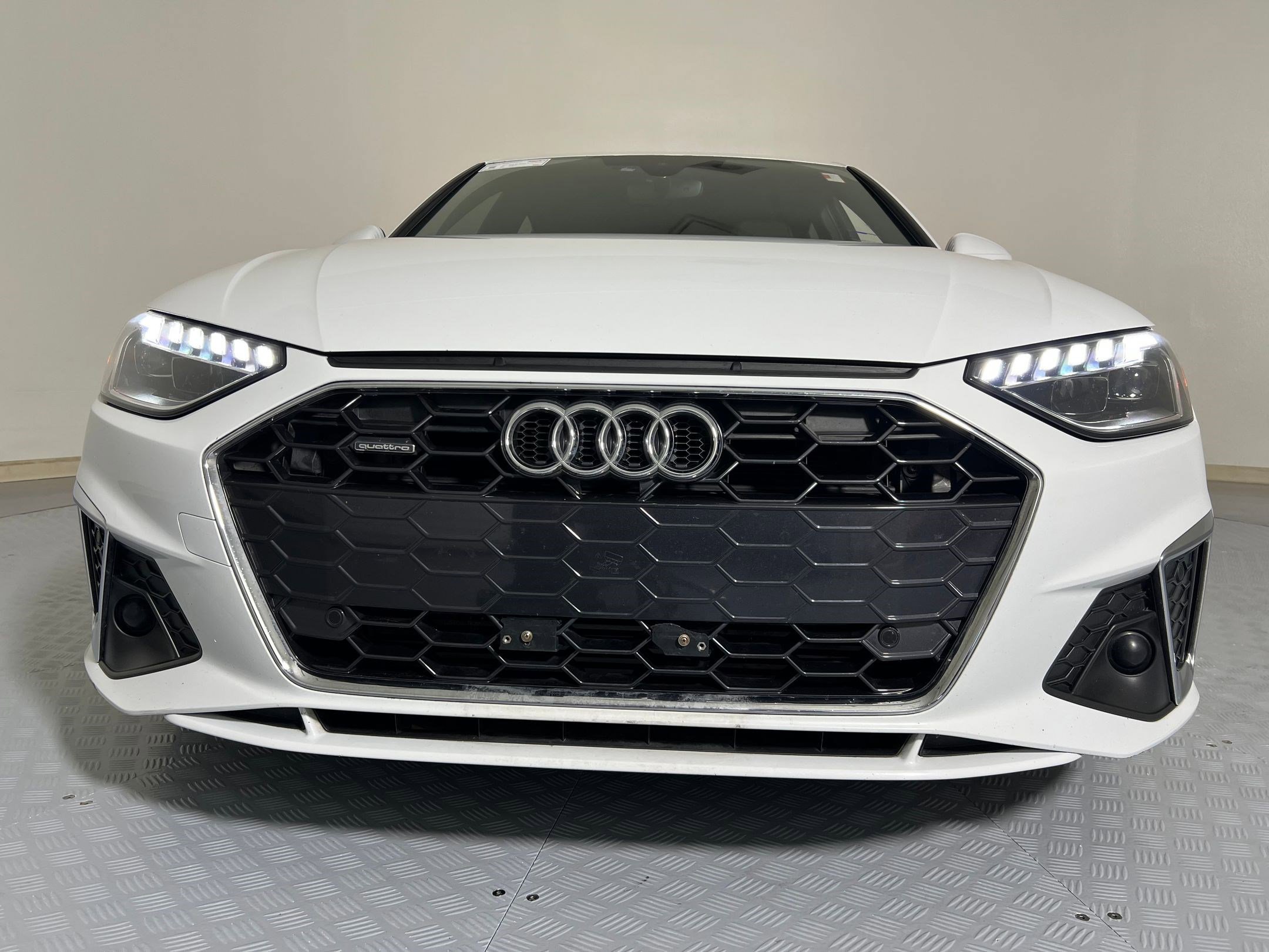 Used 2023 Audi A4 2.0T Premium image 5