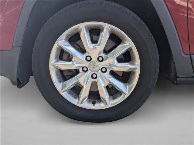 Used 2015 Jeep Cherokee Limited w/ Luxury Group FWD image 9