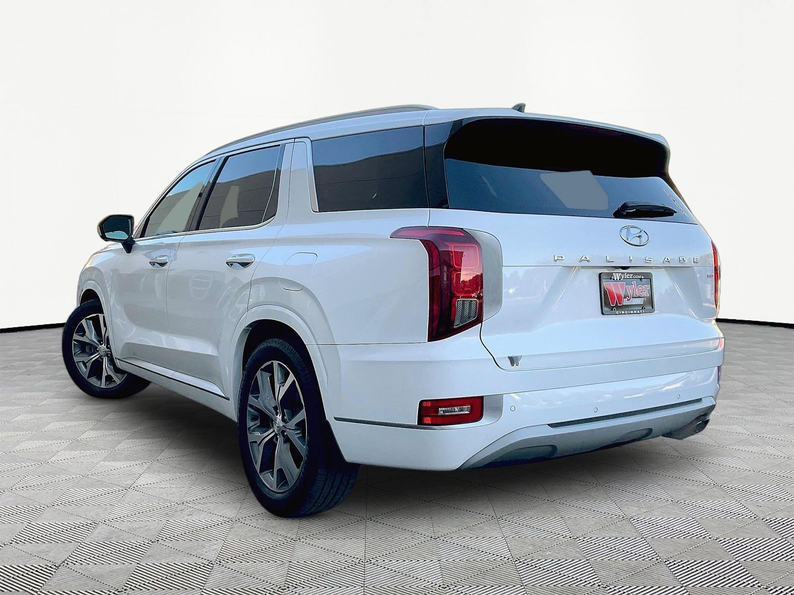 Used 2022 Hyundai Palisade Limited w/ Winter Package AWD/4WD image 4