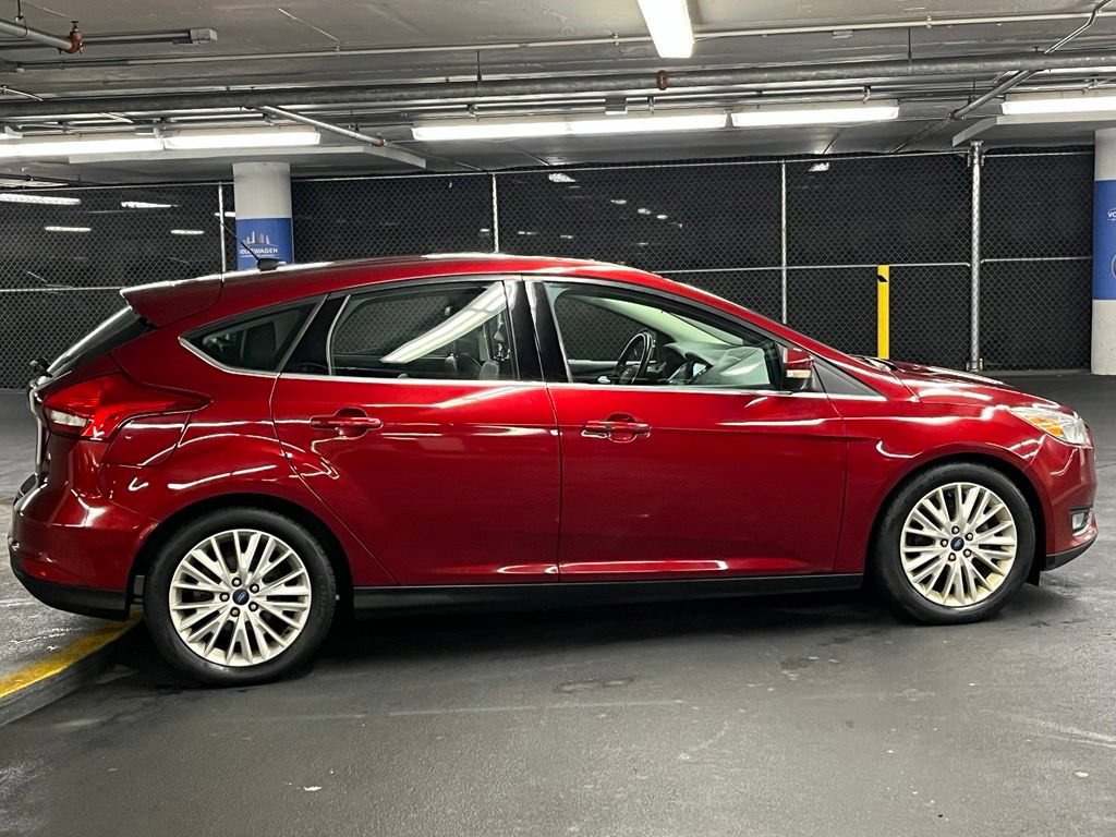 Used 2017 Ford Focus Titanium FWD image 37