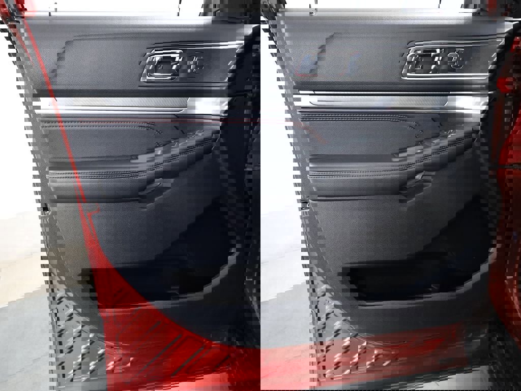 Used 2018 Ford Explorer Sport w/ Equipment Group 401A image 24