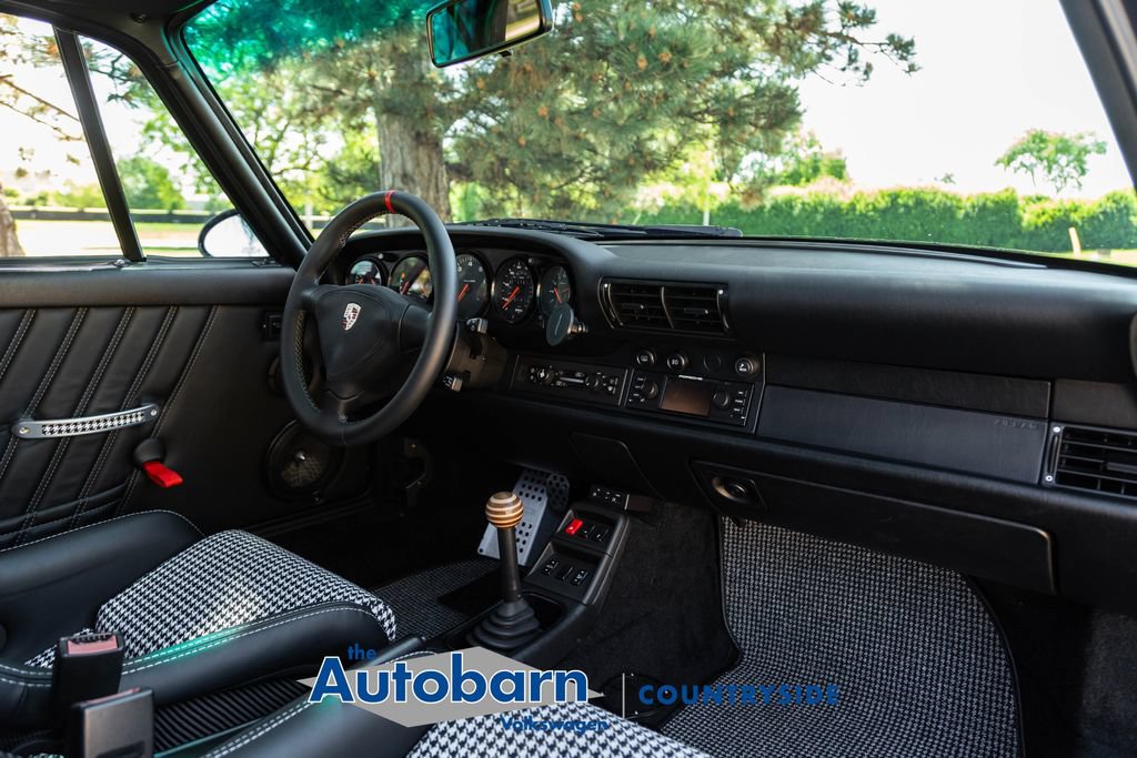 Used 1996 Porsche 911 Carrera 4S AWD/4WD image 17