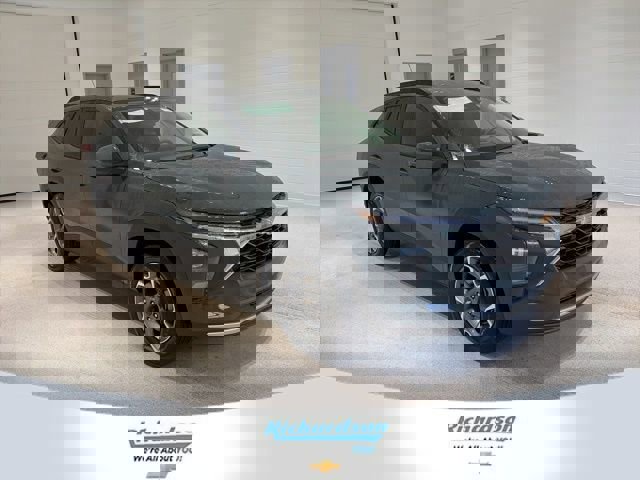 New 2026 Chevrolet Trax LT w/ Driver Confidence Package image 1