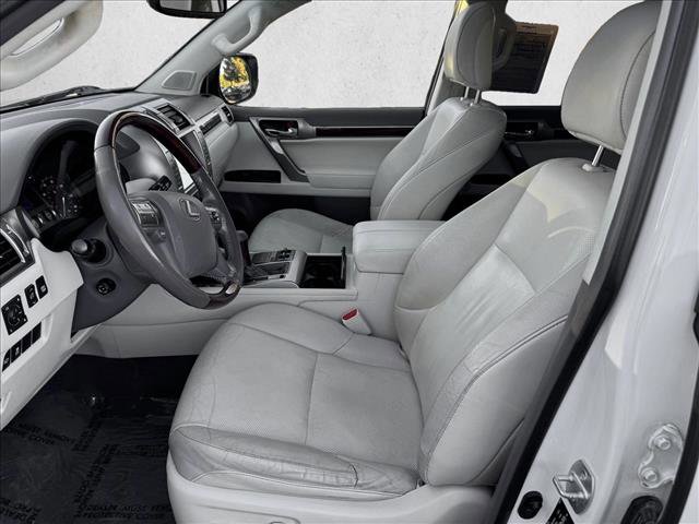 Used 2015 Lexus GX 460 w/ Premium Package image 11