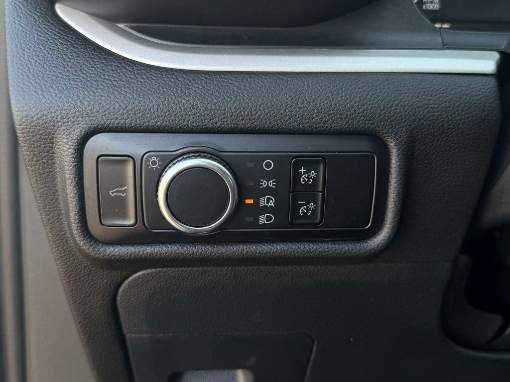 Used 2023 Ford Explorer XLT RWD image 12