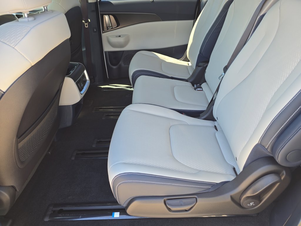 New 2026 Kia Carnival SX Prestige FWD image 17
