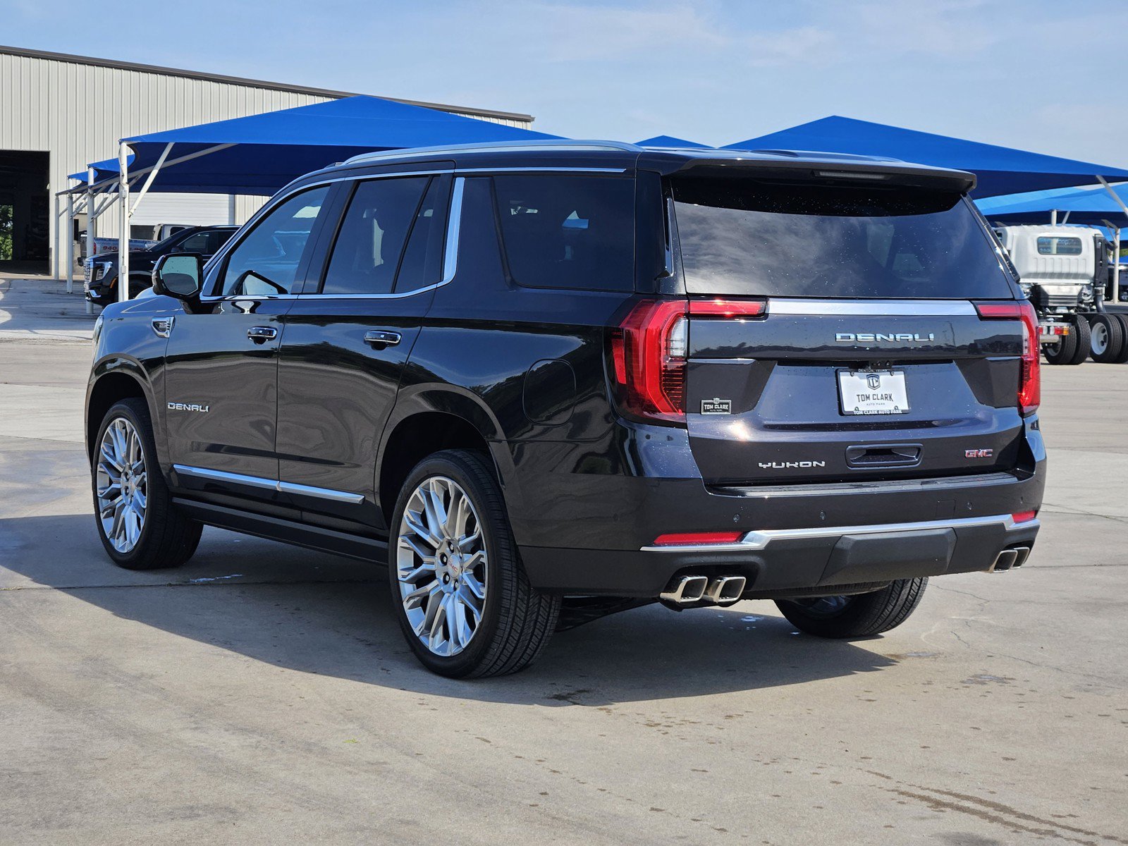 New 2026 GMC Yukon Denali w/ Denali Reserve Package AWD/4WD image 4