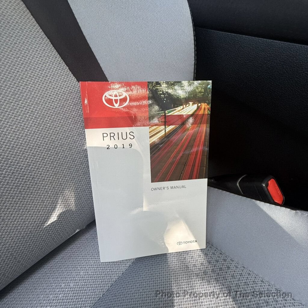 Used 2019 Toyota Prius LE FWD image 41