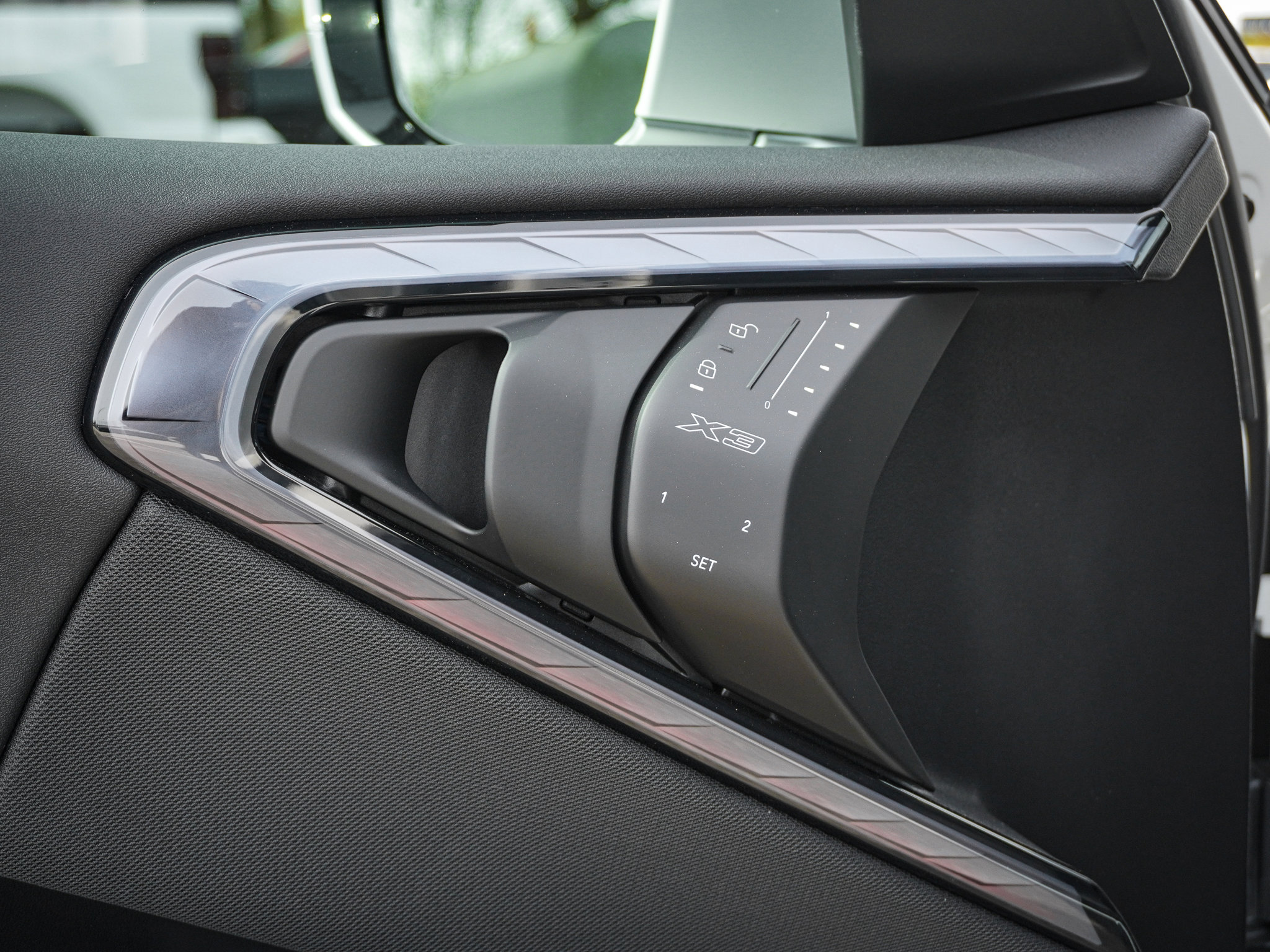 Used 2025 BMW X3 xDrive30i w/ Convenience Package image 15