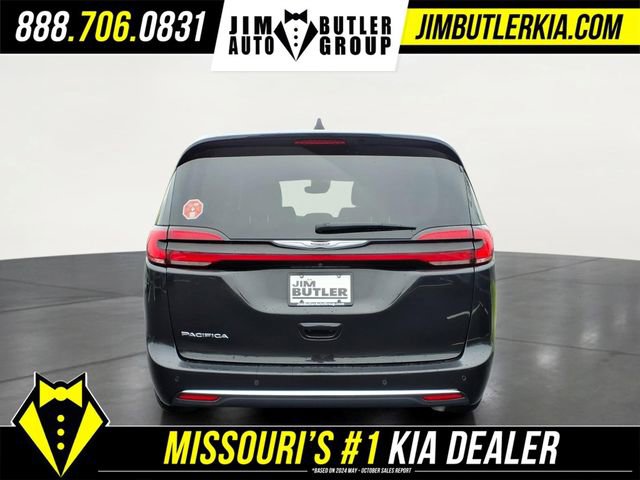 Used 2023 Chrysler Pacifica Touring-L FWD image 25