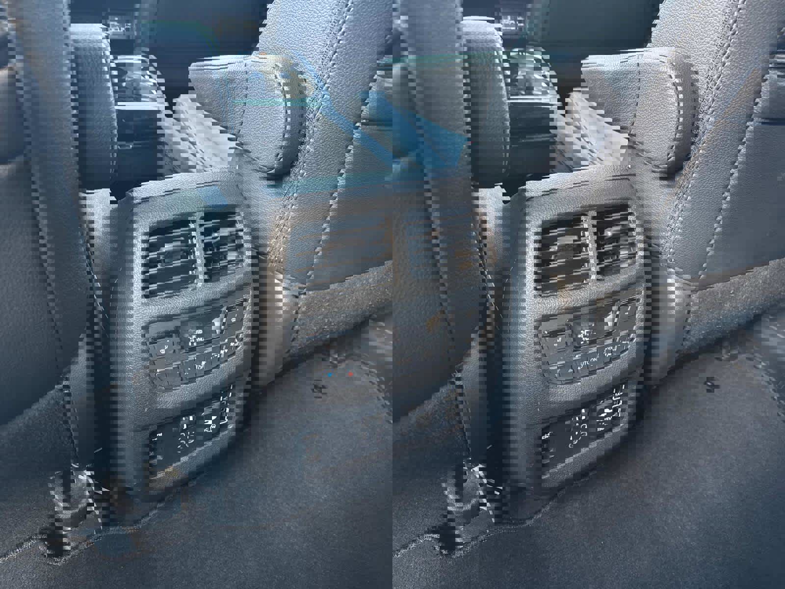 Used 2022 Honda Pilot Touring image 17